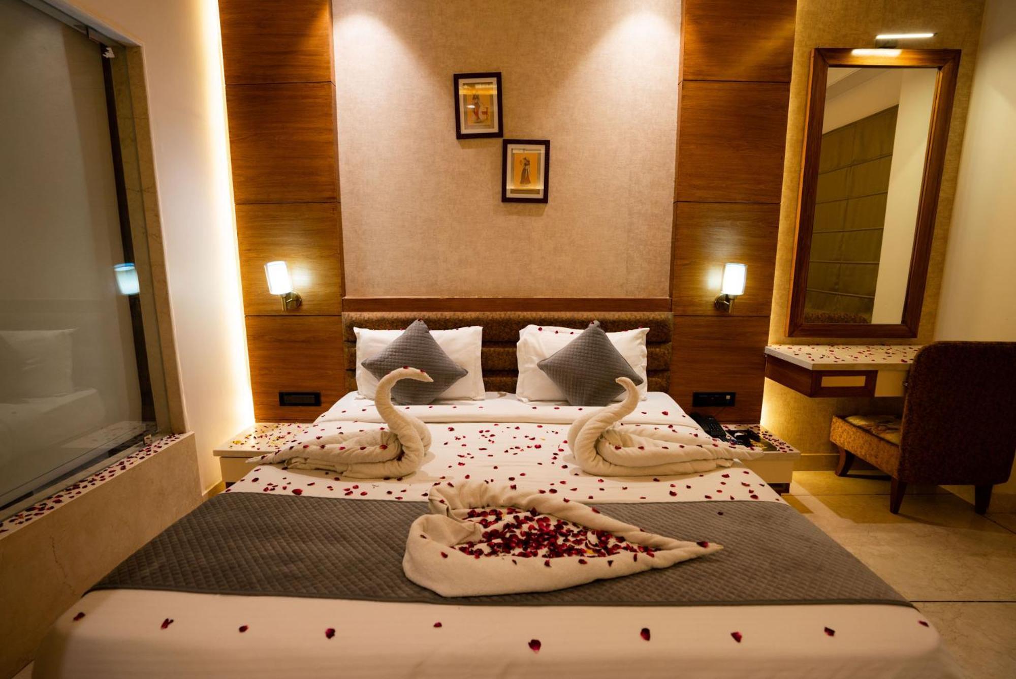Hotel Rr 62-Jaipur City Centre Hotel Ngoại thất bức ảnh